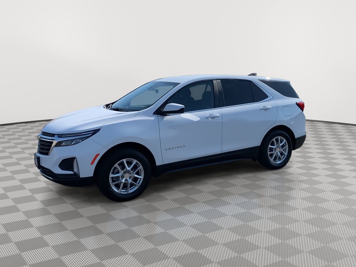 2024 Chevrolet Equinox LT photo 4