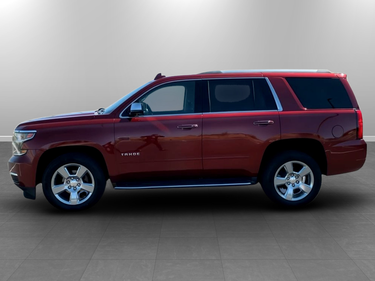 Photo 4 of this Chevrolet Tahoe