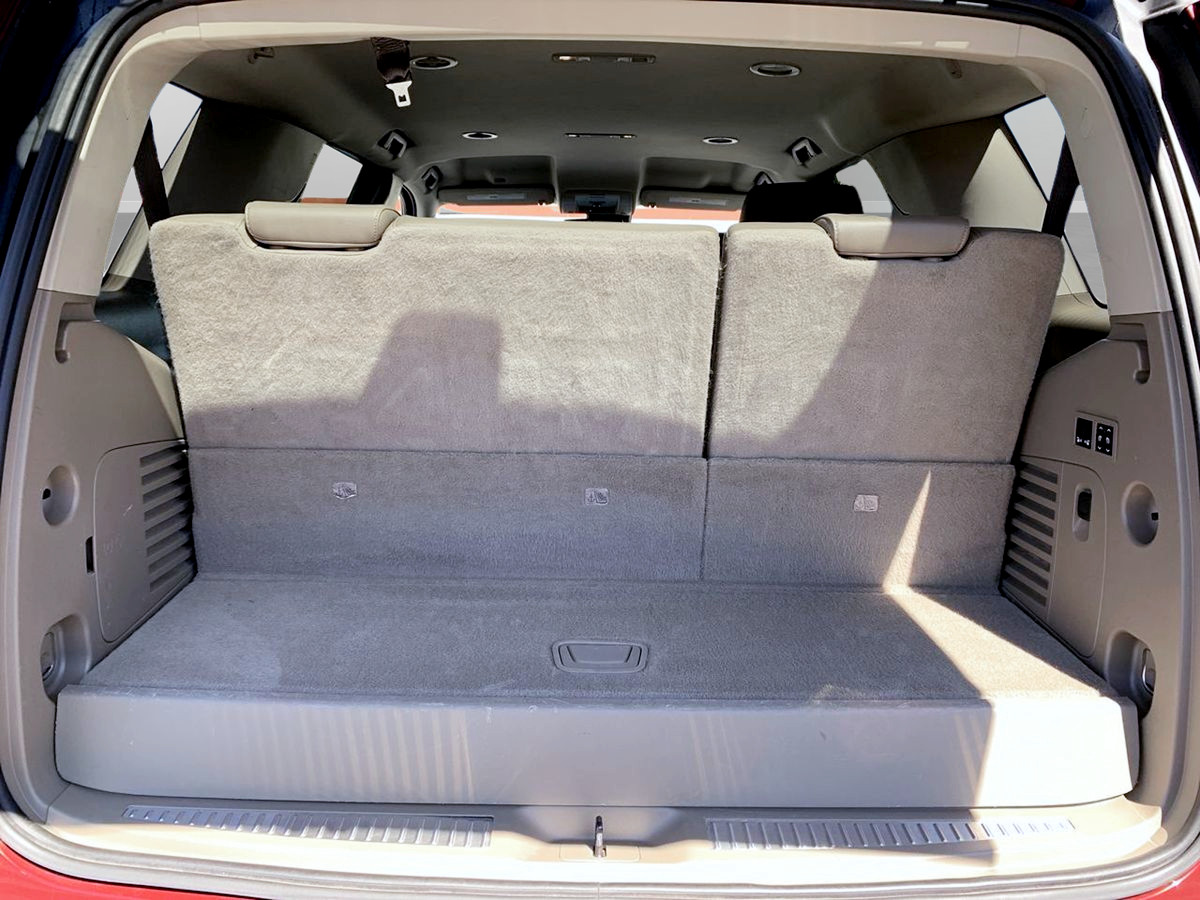 Photo 14 of this Chevrolet Tahoe