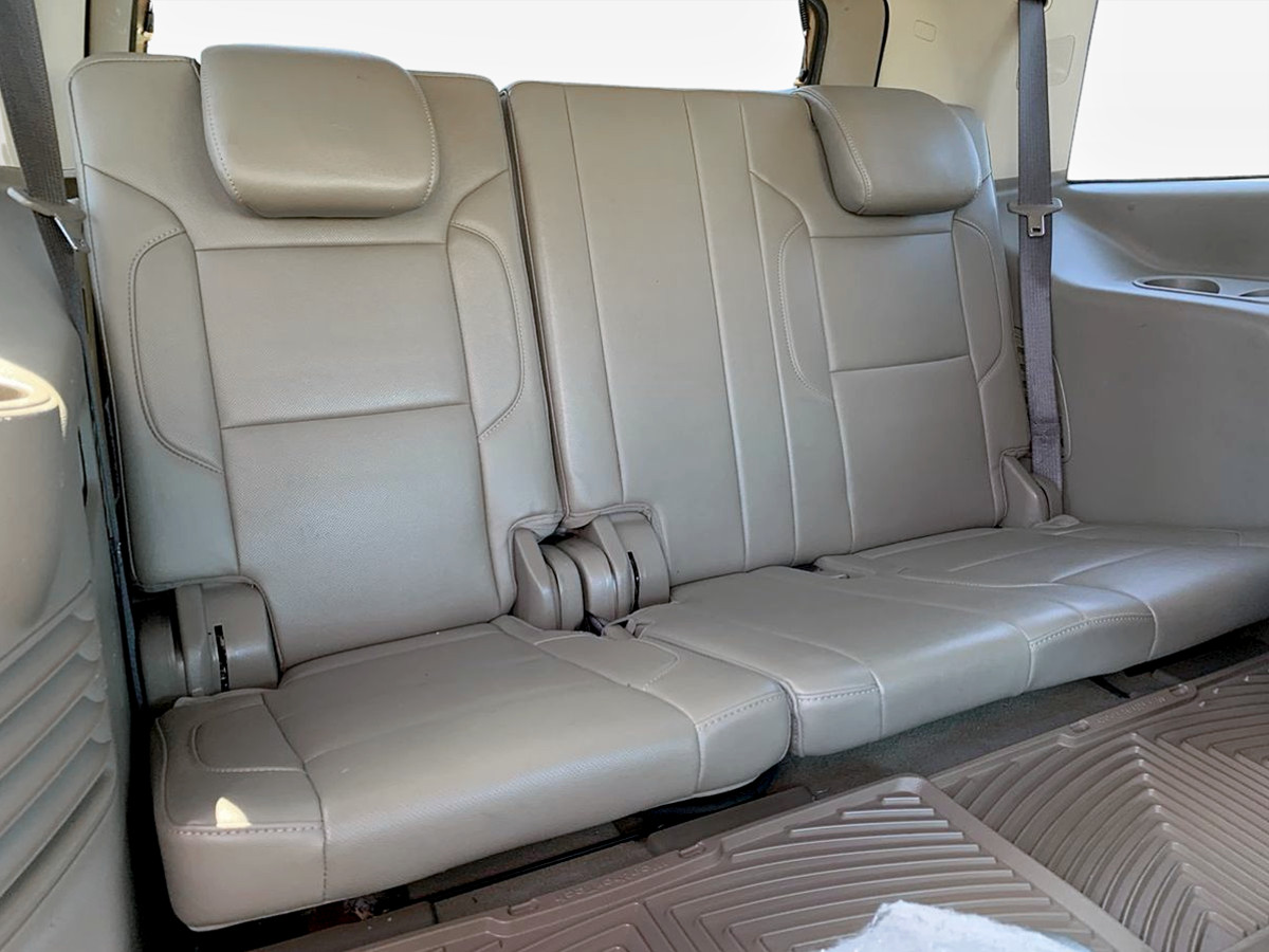 Photo 33 of this Chevrolet Tahoe