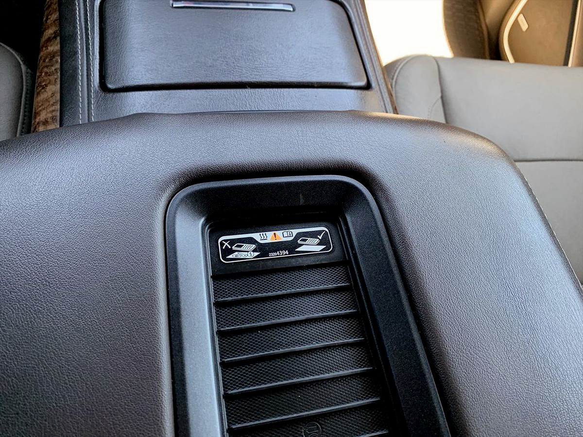 Photo 29 of this Chevrolet Tahoe