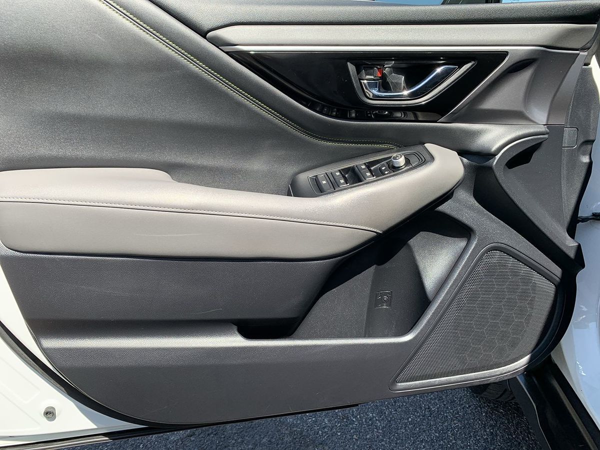 2020 Subaru Outback Onyx Edition XT photo 14