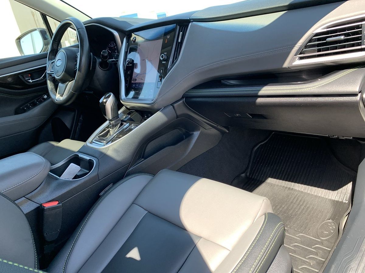 2020 Subaru Outback Onyx Edition XT photo 32