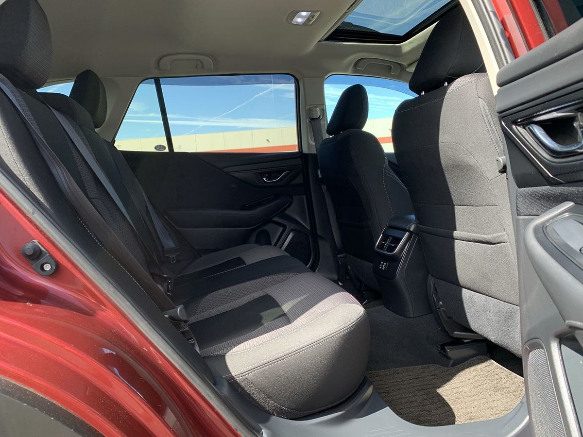 2024 Subaru Outback Premium photo 32