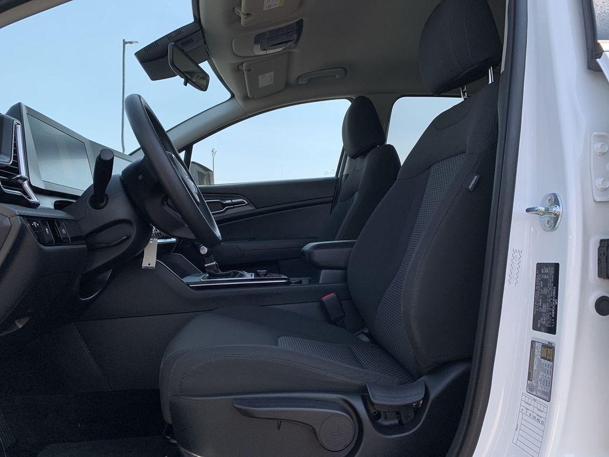 2024 Kia Sportage LX photo 23