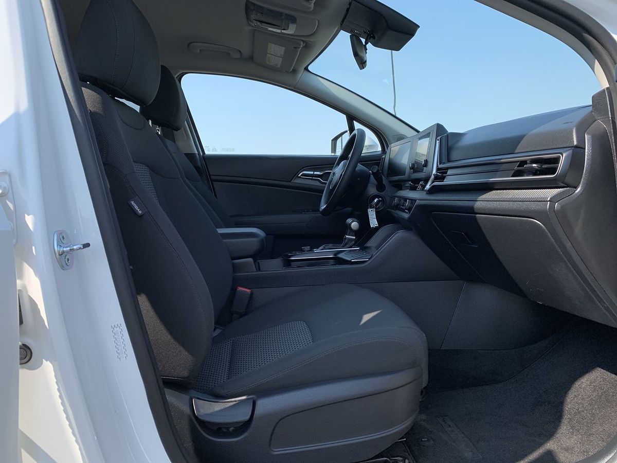 2024 Kia Sportage LX photo 25