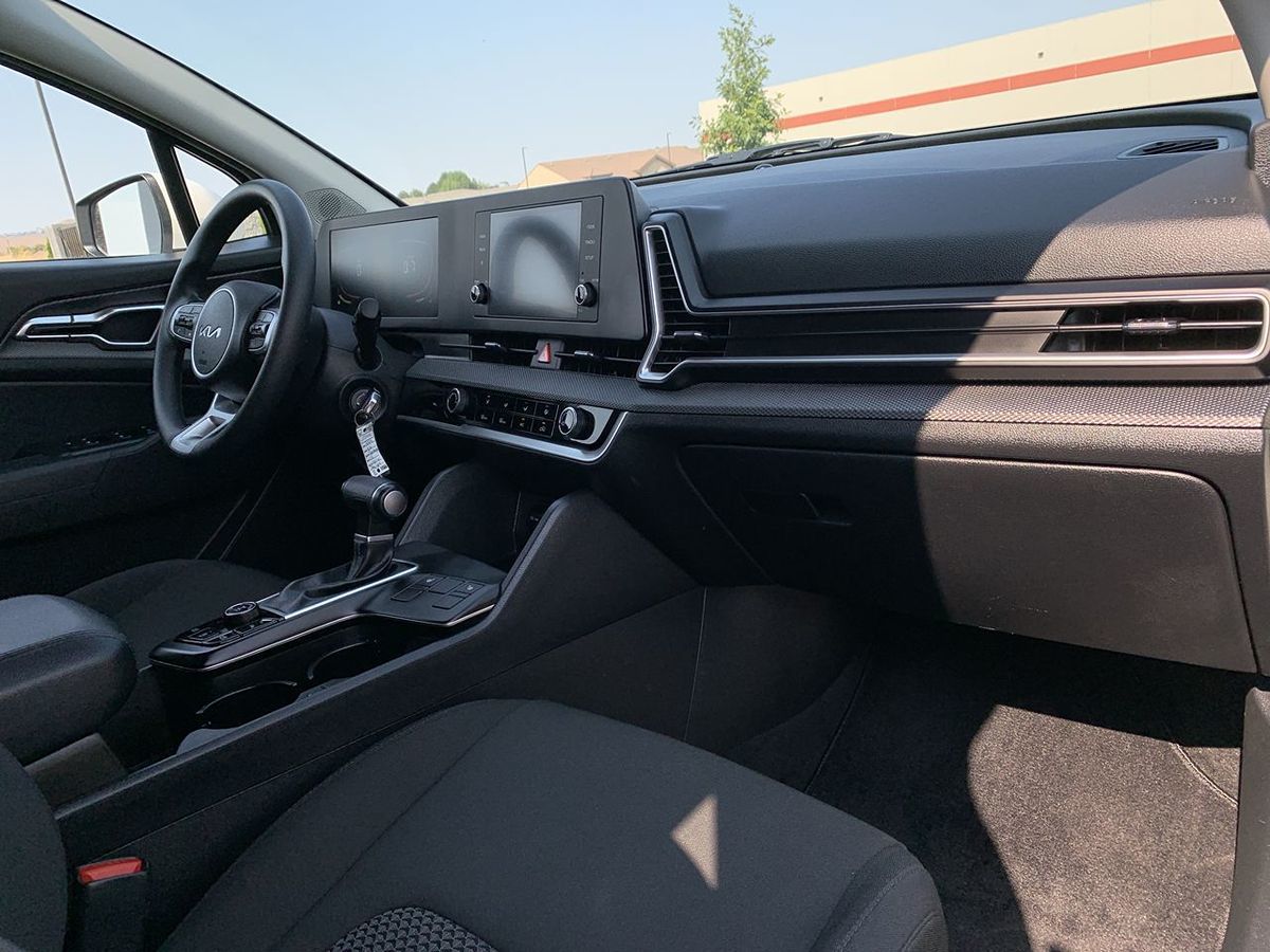 2024 Kia Sportage LX photo 26
