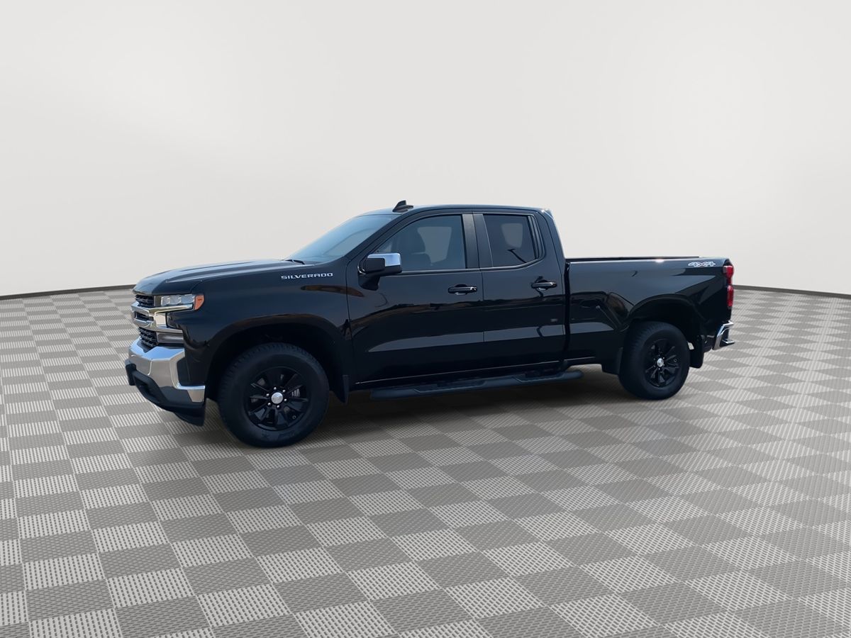 2019 Chevrolet Silverado 1500 LT photo 2