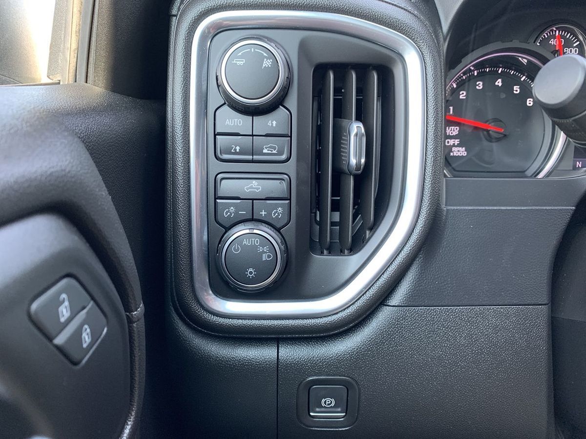 2019 Chevrolet Silverado 1500 LT photo 14