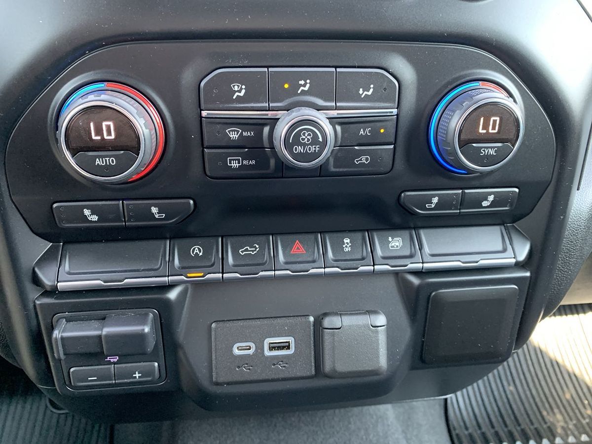 2019 Chevrolet Silverado 1500 LT photo 22