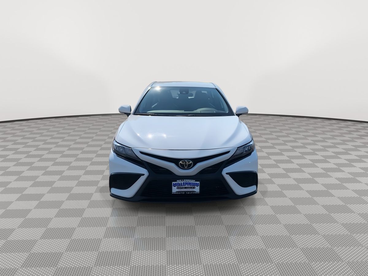 2023 Toyota Camry SE photo 3