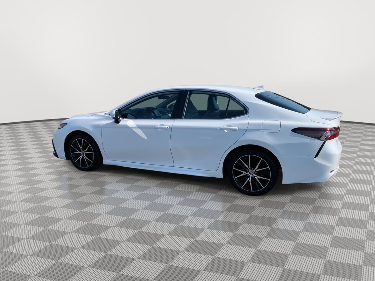 2023 Toyota Camry SE photo 6