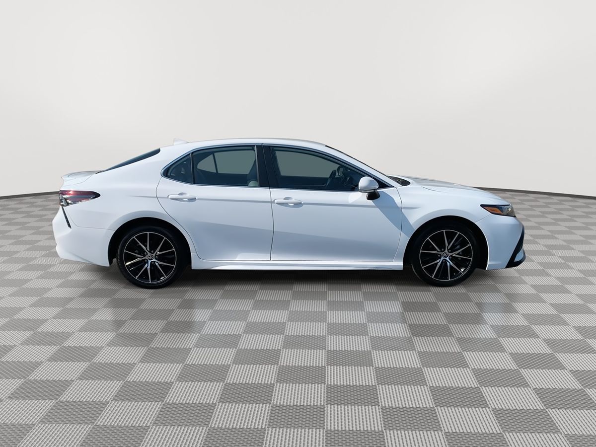 2023 Toyota Camry SE photo 9