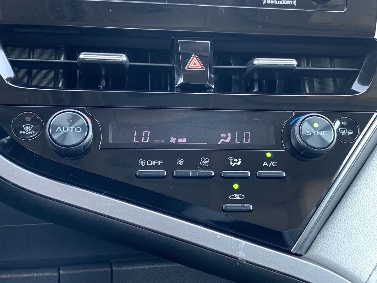 2023 Toyota Camry SE photo 23