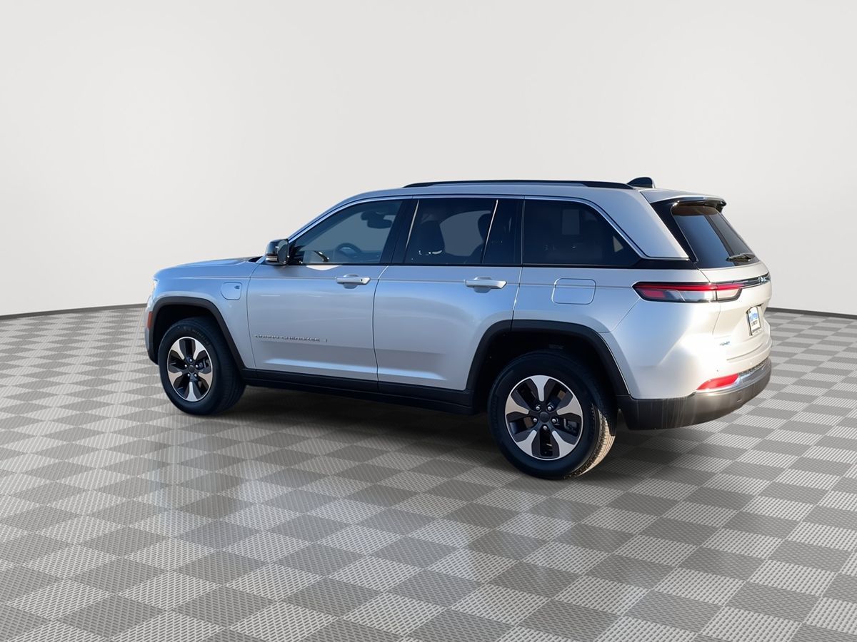 2023 Jeep Cherokee 4xe photo 5
