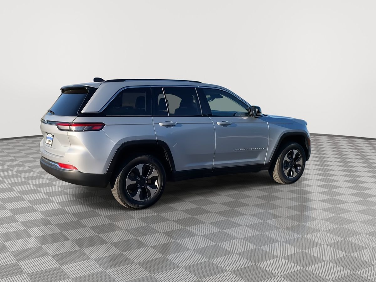 2023 Jeep Cherokee 4xe photo 7