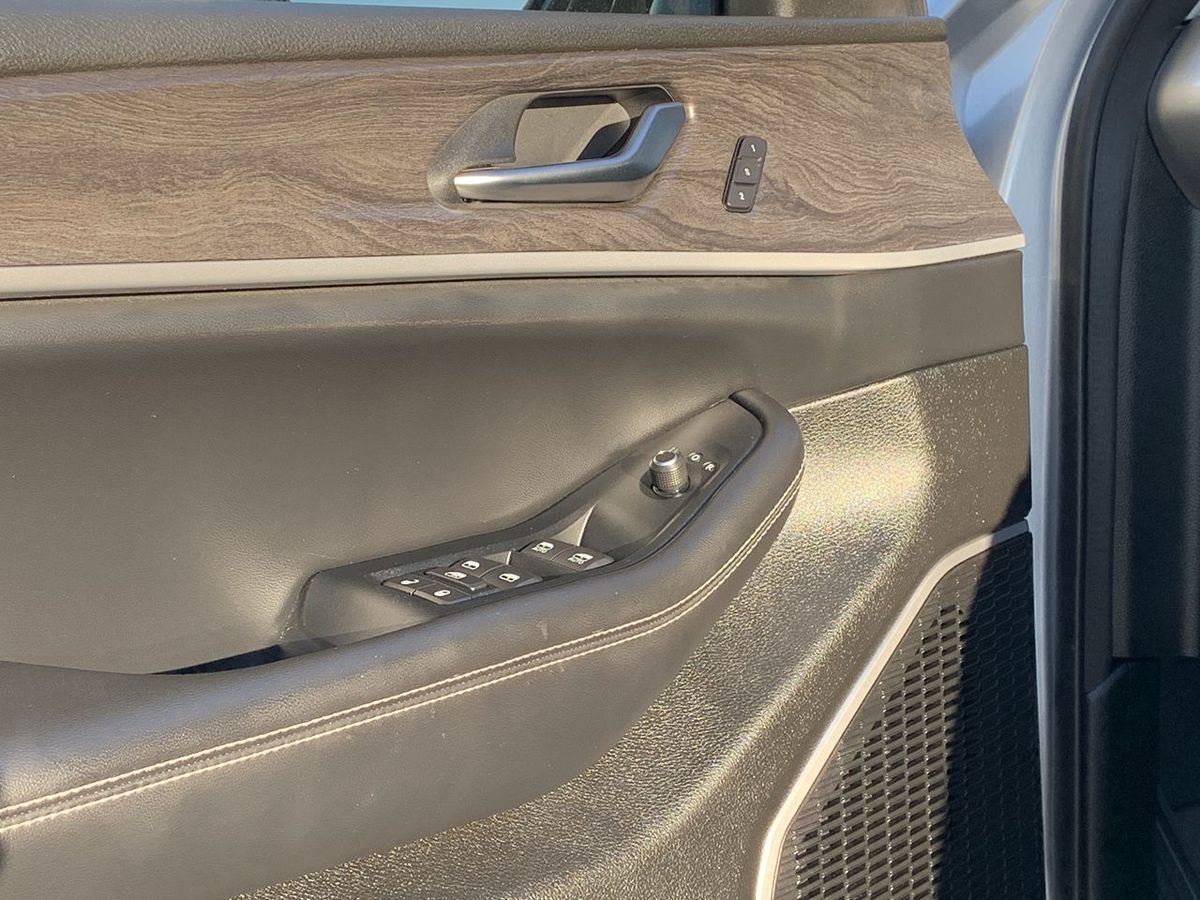 2023 Jeep Cherokee 4xe photo 16