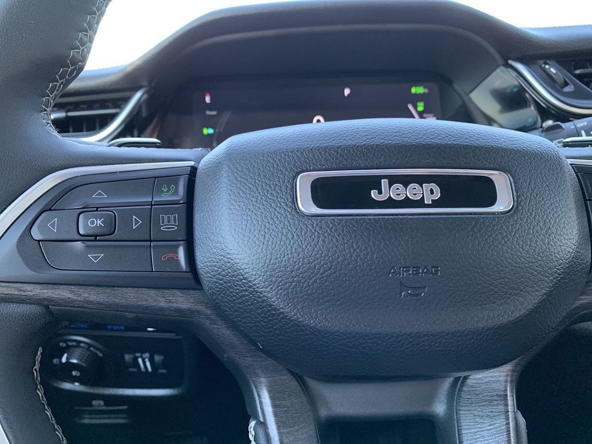 2023 Jeep Cherokee 4xe photo 19
