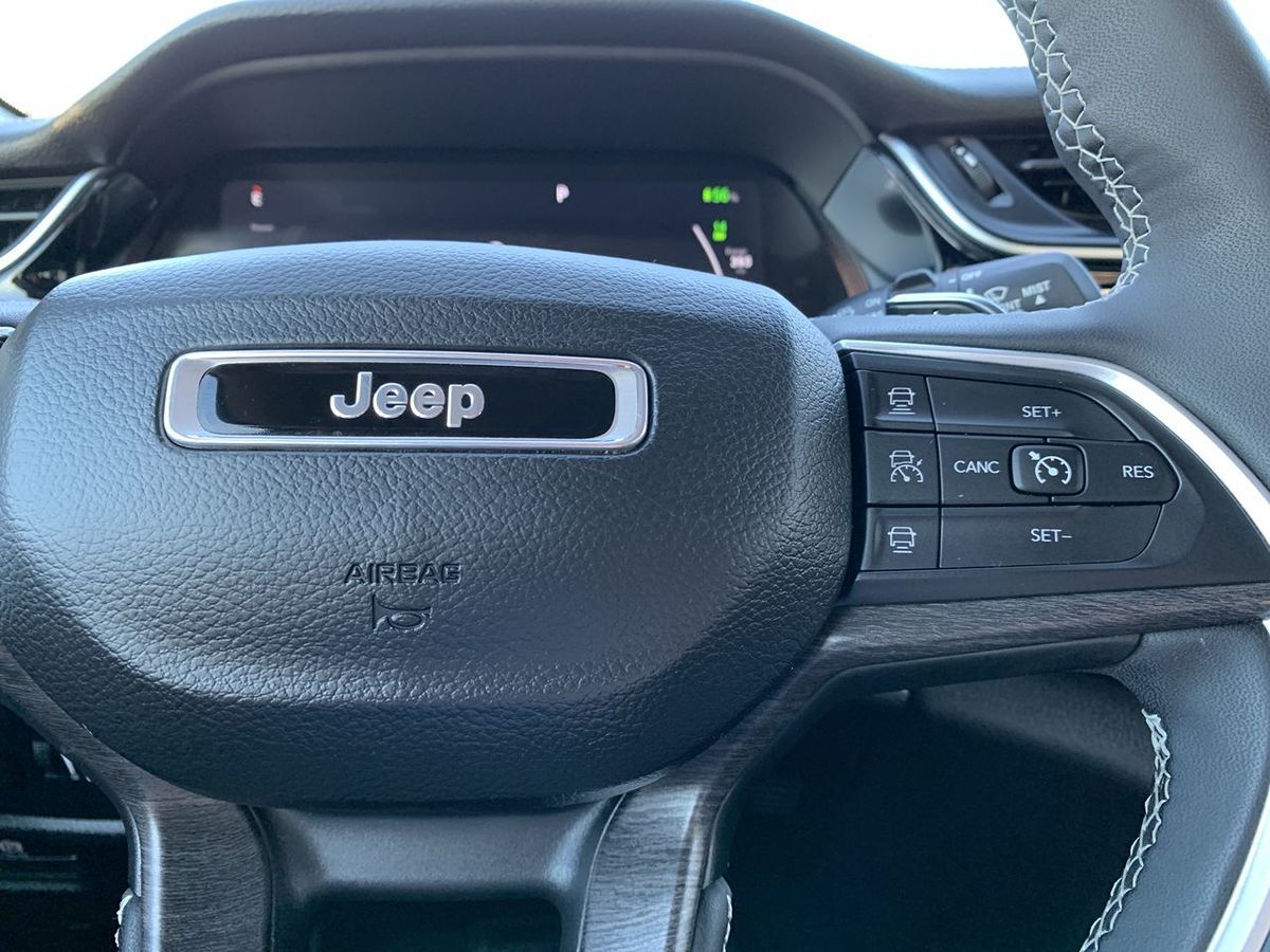 2023 Jeep Cherokee 4xe photo 21