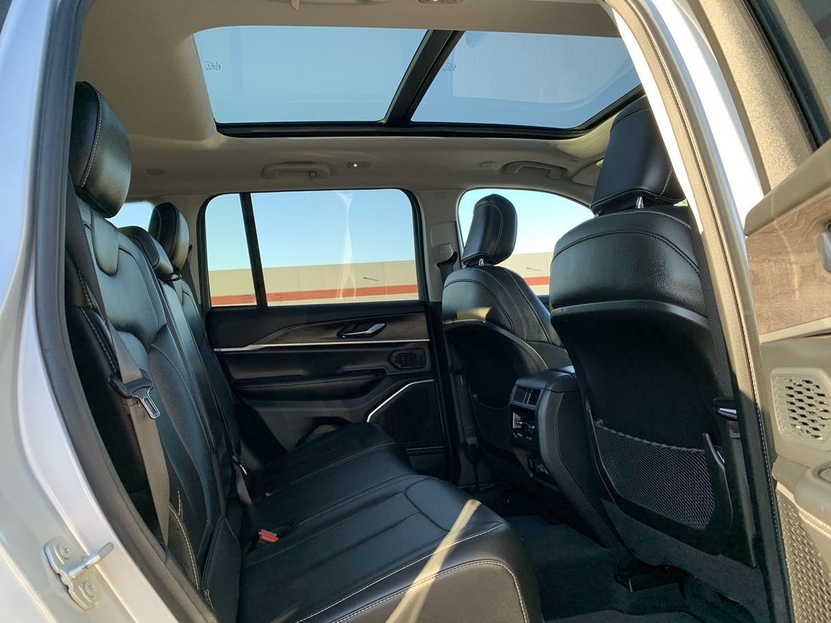 2023 Jeep Cherokee 4xe photo 31