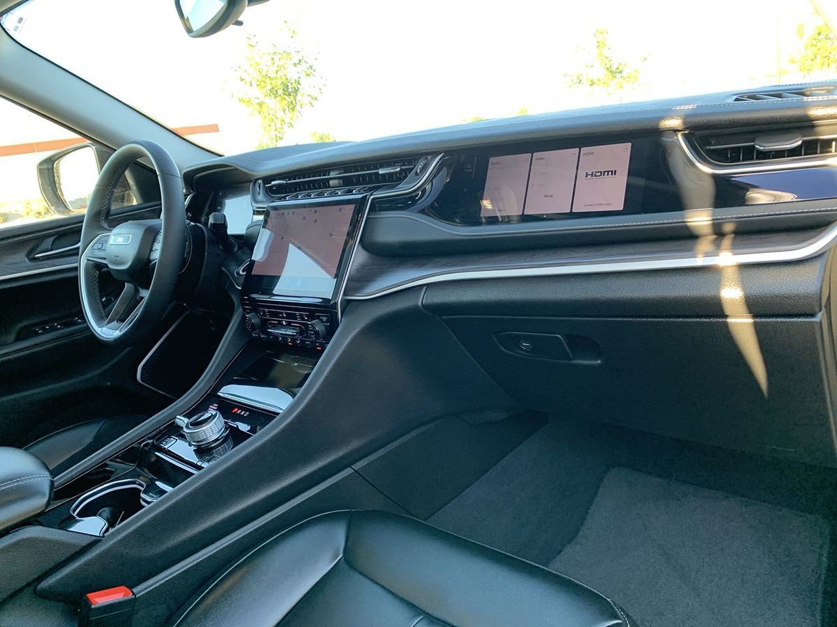 2023 Jeep Cherokee 4xe photo 34