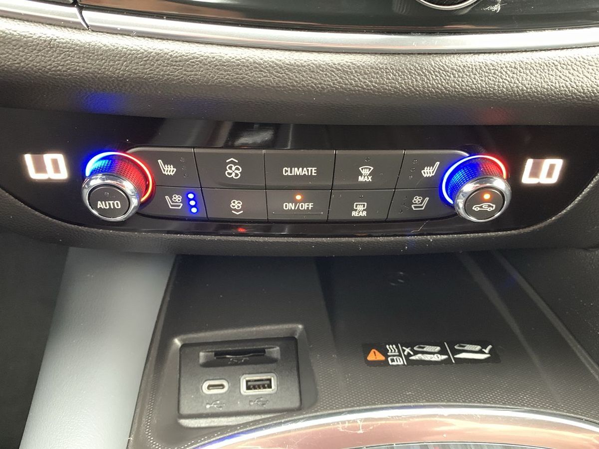 2024 Buick Enclave Premium photo 25