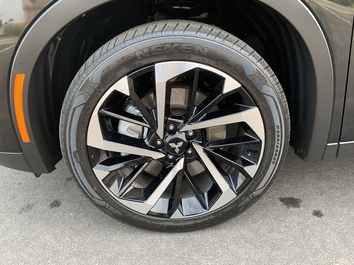 2023 Mitsubishi Outlander PHEV SE photo 12
