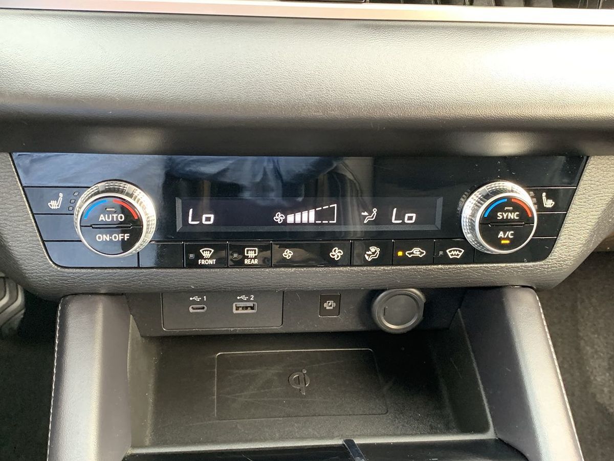 2023 Mitsubishi Outlander PHEV SE photo 26