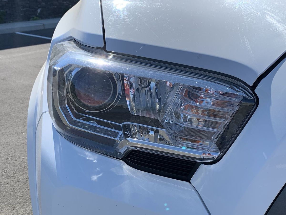 2021 Toyota Tacoma TRD Sport photo 9