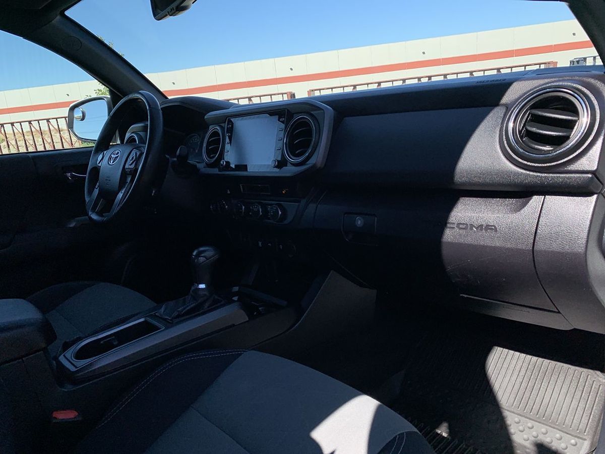 2021 Toyota Tacoma TRD Sport photo 30