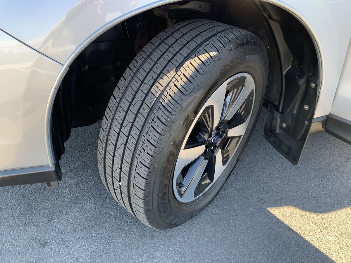 2018 Subaru Forester Limited photo 12