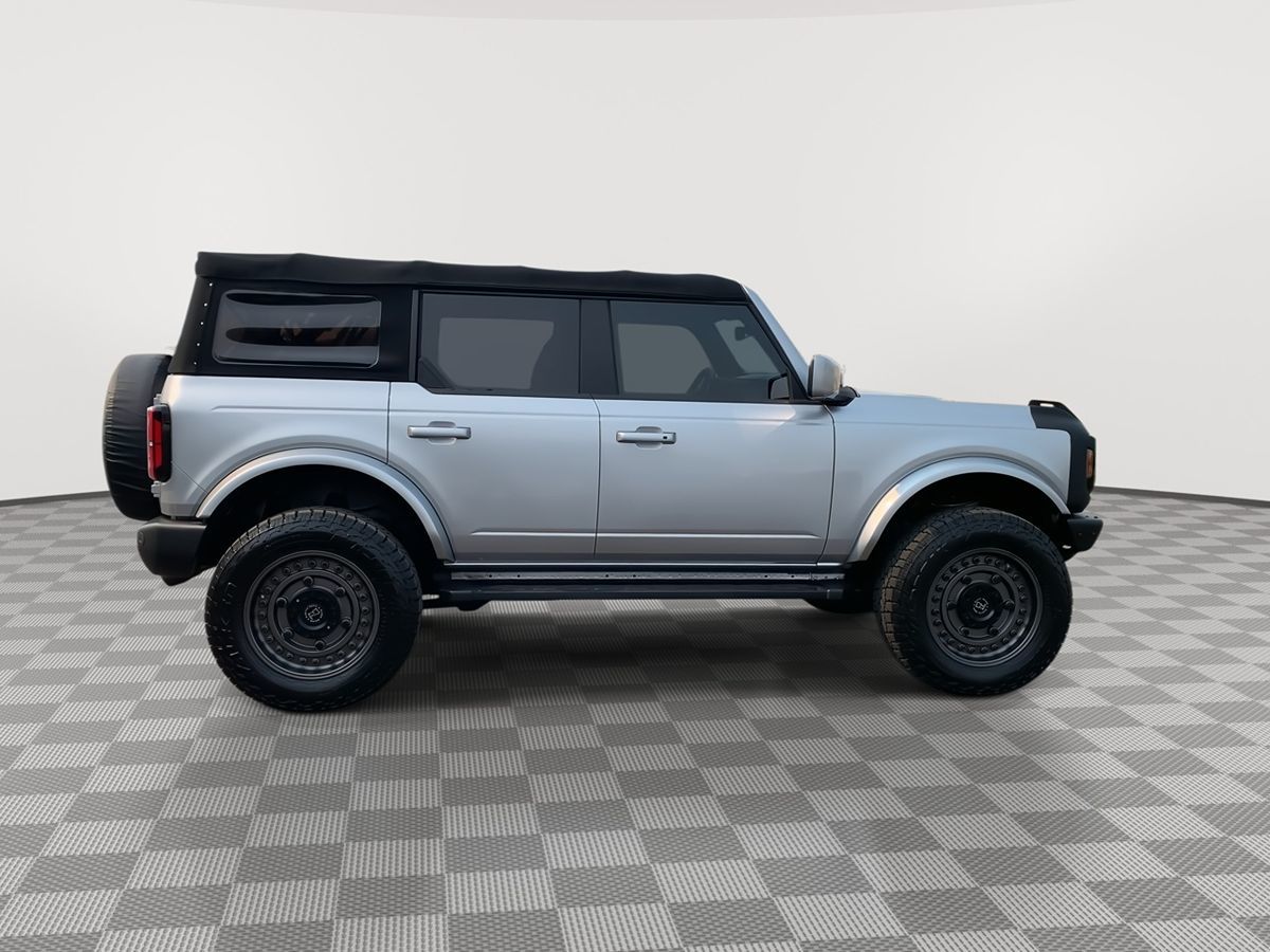 2021 Ford Bronco Outer Banks photo 9