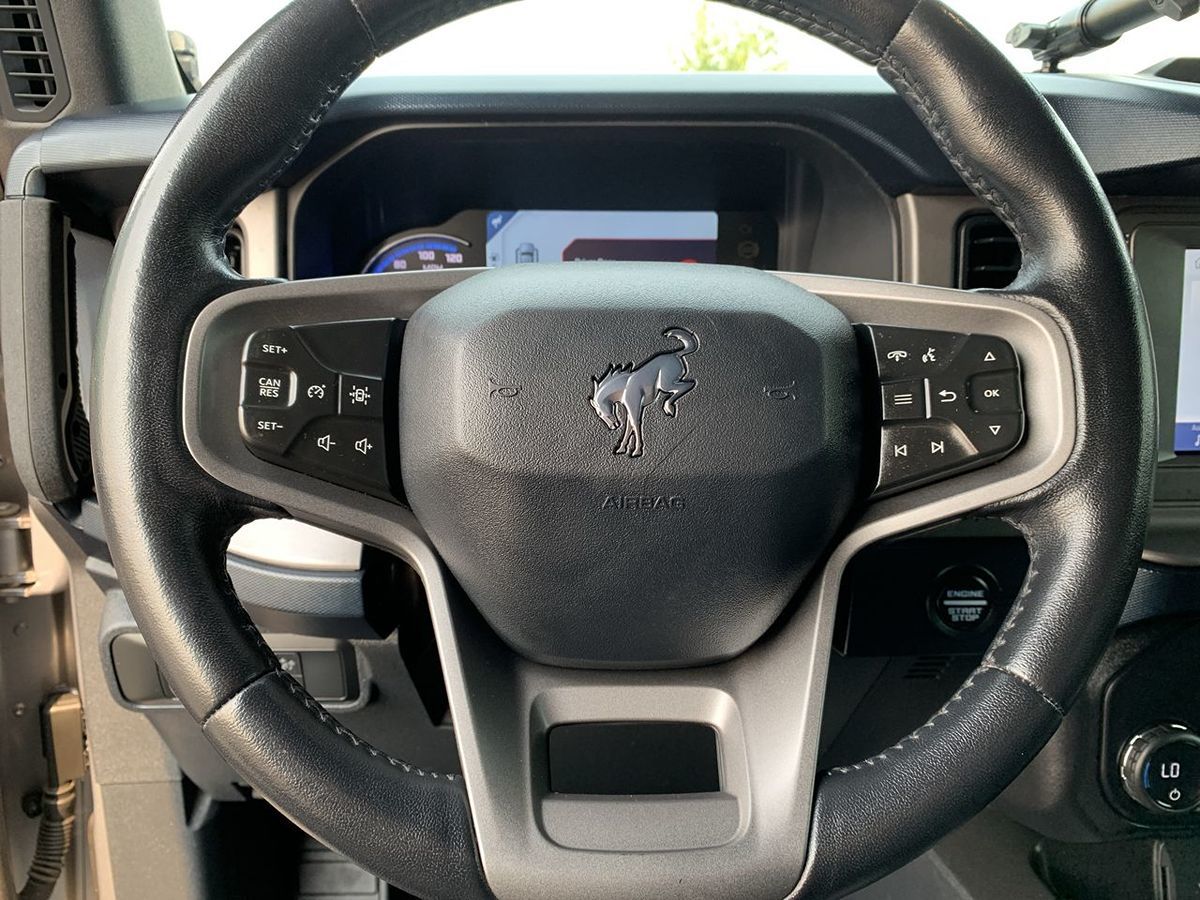 2021 Ford Bronco Outer Banks photo 20