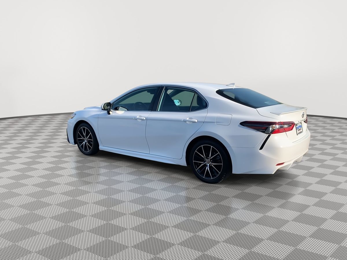 2021 Toyota Camry SE photo 6