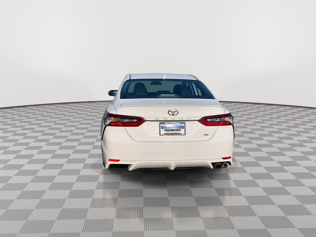 2021 Toyota Camry SE photo 7