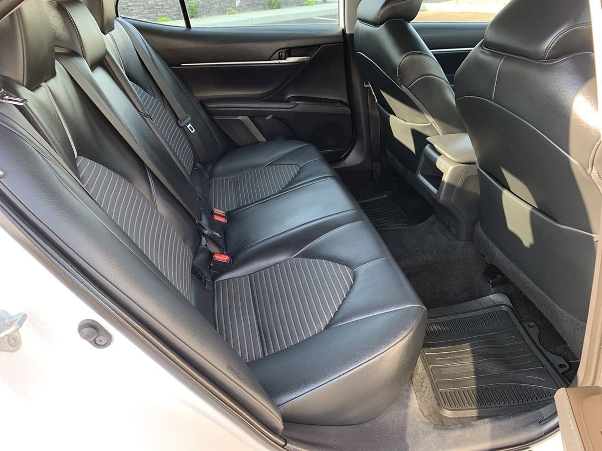 2021 Toyota Camry SE photo 26