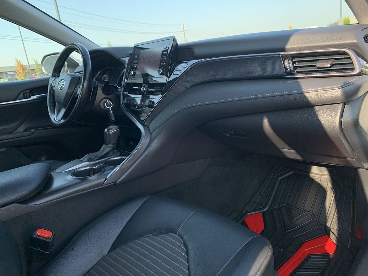 2021 Toyota Camry SE photo 2