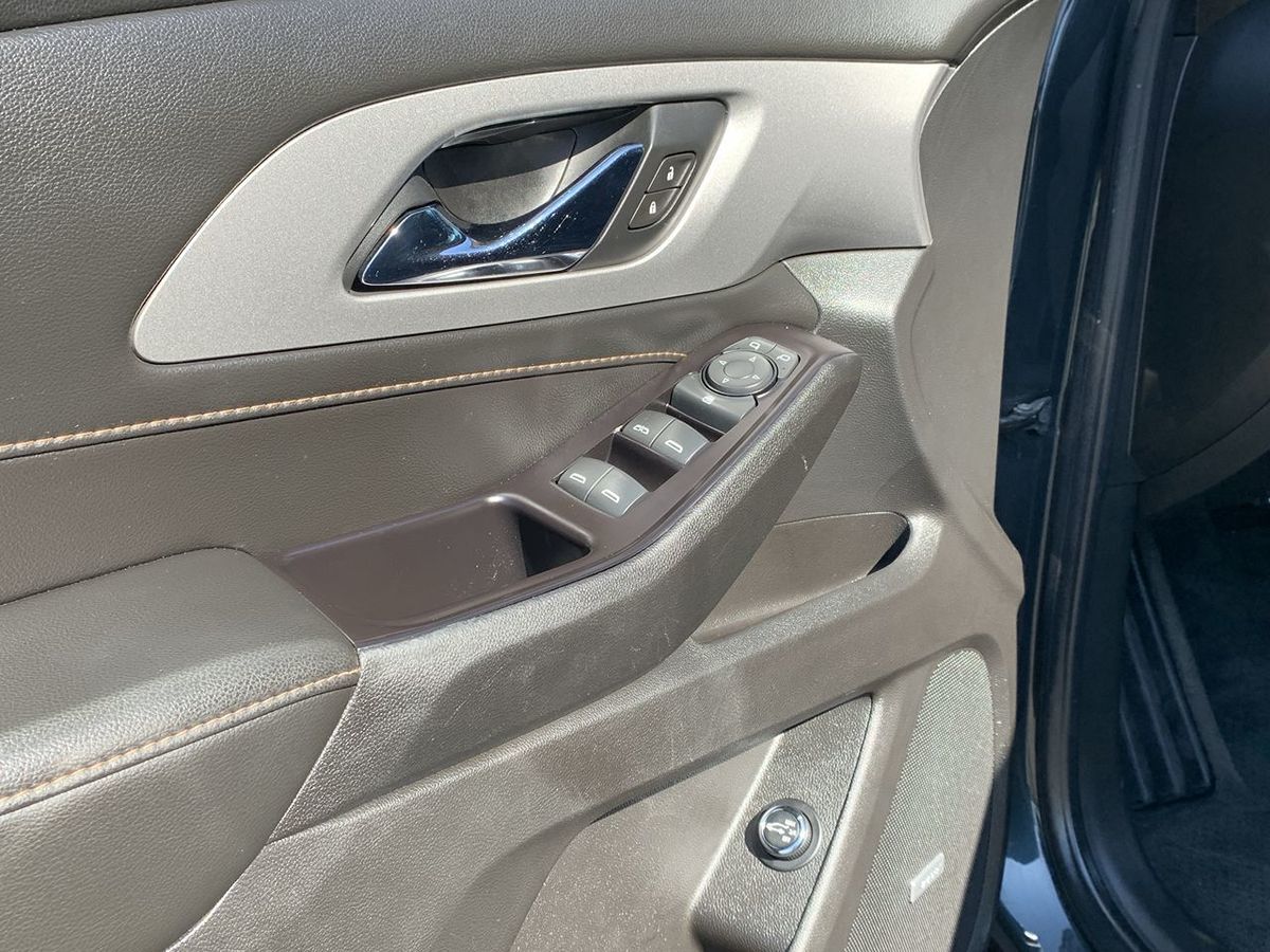 2020 Chevrolet Traverse RS photo 16