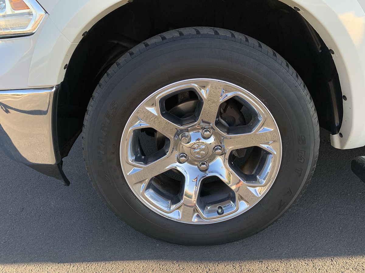 2016 Ram 1500 Laramie photo 8
