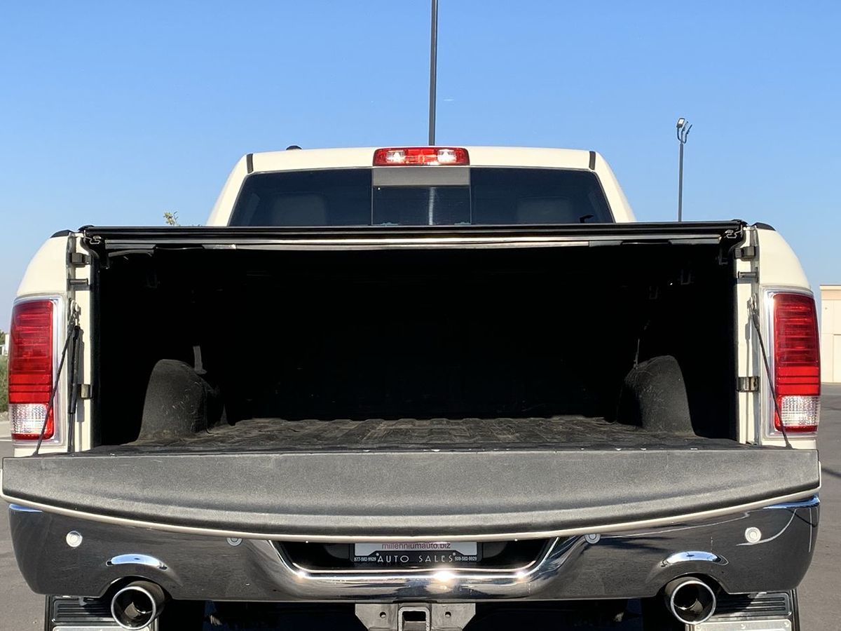 2016 Ram 1500 Laramie photo 11