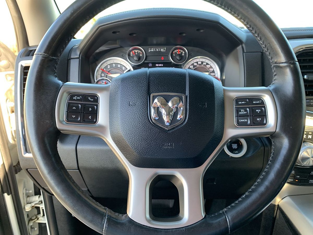 2016 Ram 1500 Laramie photo 15