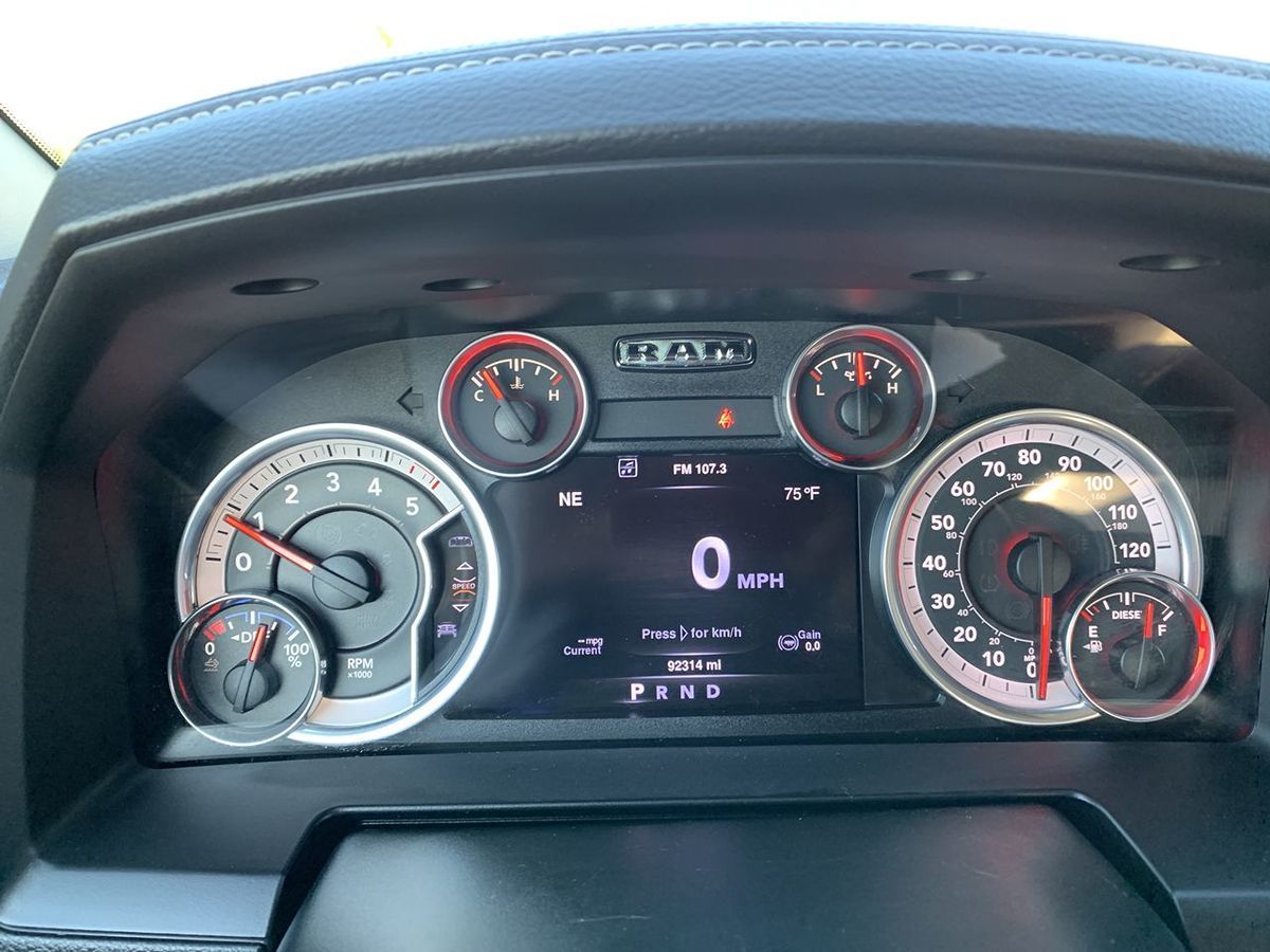 2016 Ram 1500 Laramie photo 17