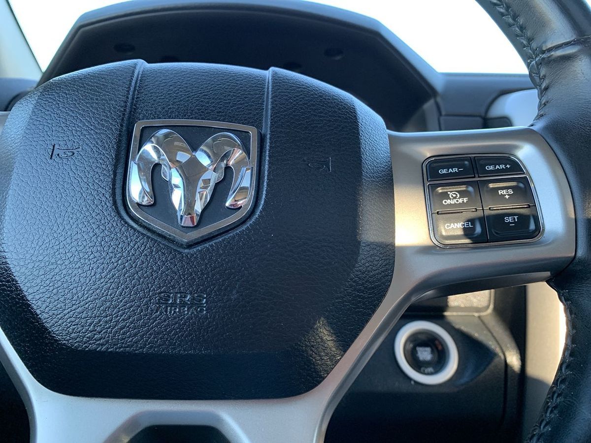 2016 Ram 1500 Laramie photo 18