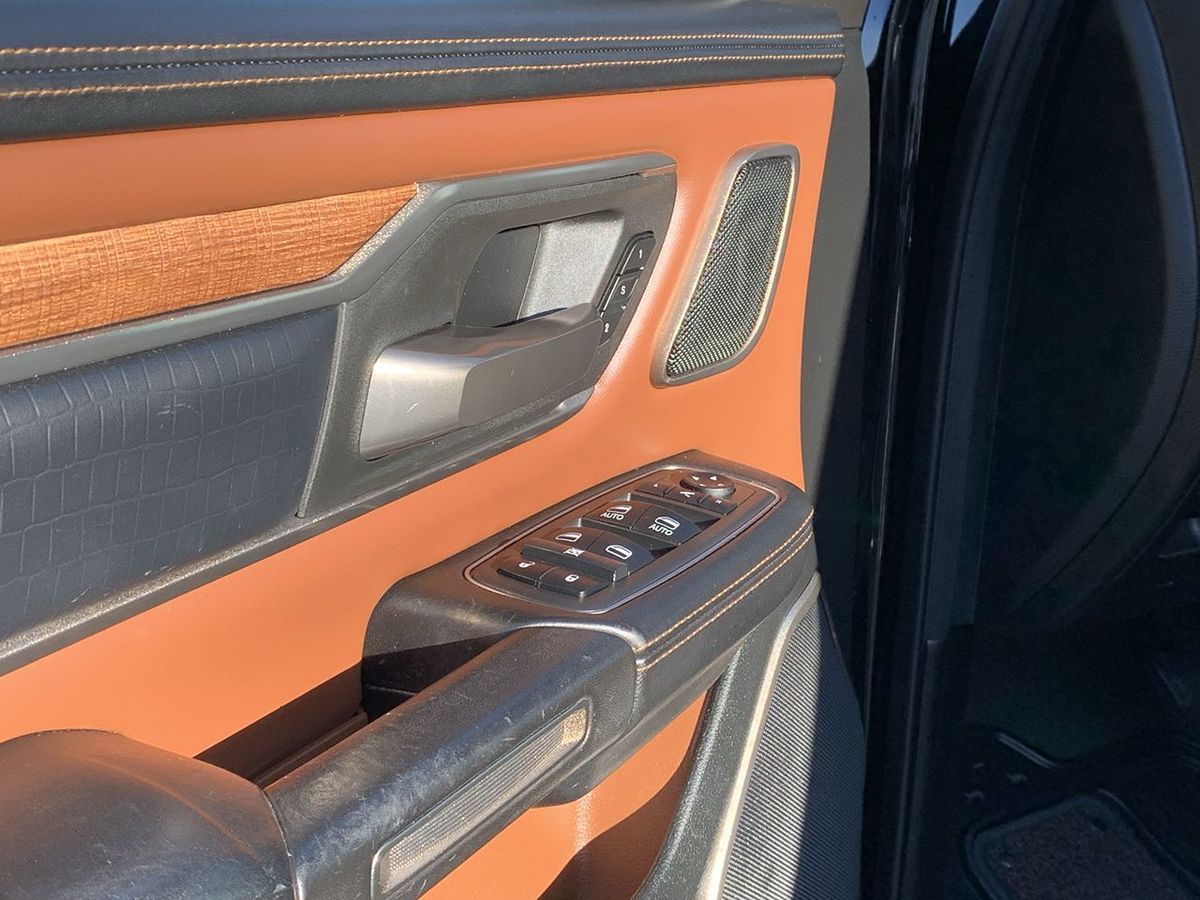2019 Ram 1500 Laramie Longhorn photo 16