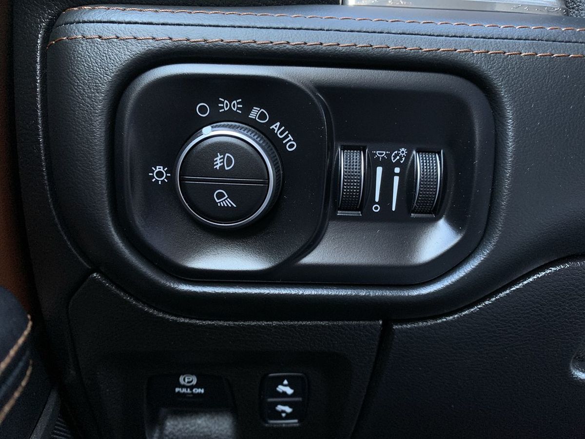 2019 Ram 1500 Laramie Longhorn photo 17