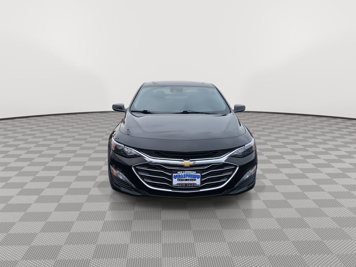2023 Chevrolet Malibu 1LT photo 2