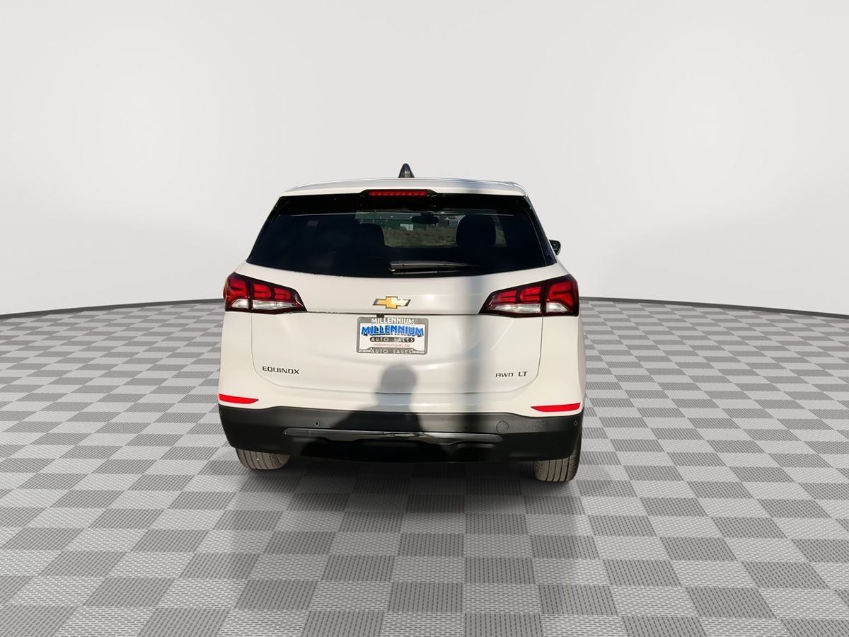 2024 Chevrolet Equinox LT photo 3