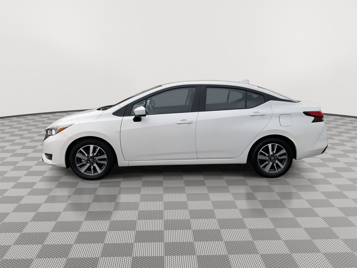 2023 Nissan Versa SV photo 4