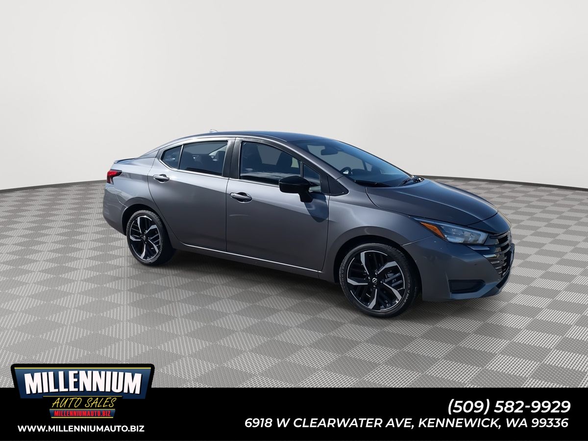 2024 Nissan Versa SR FWD