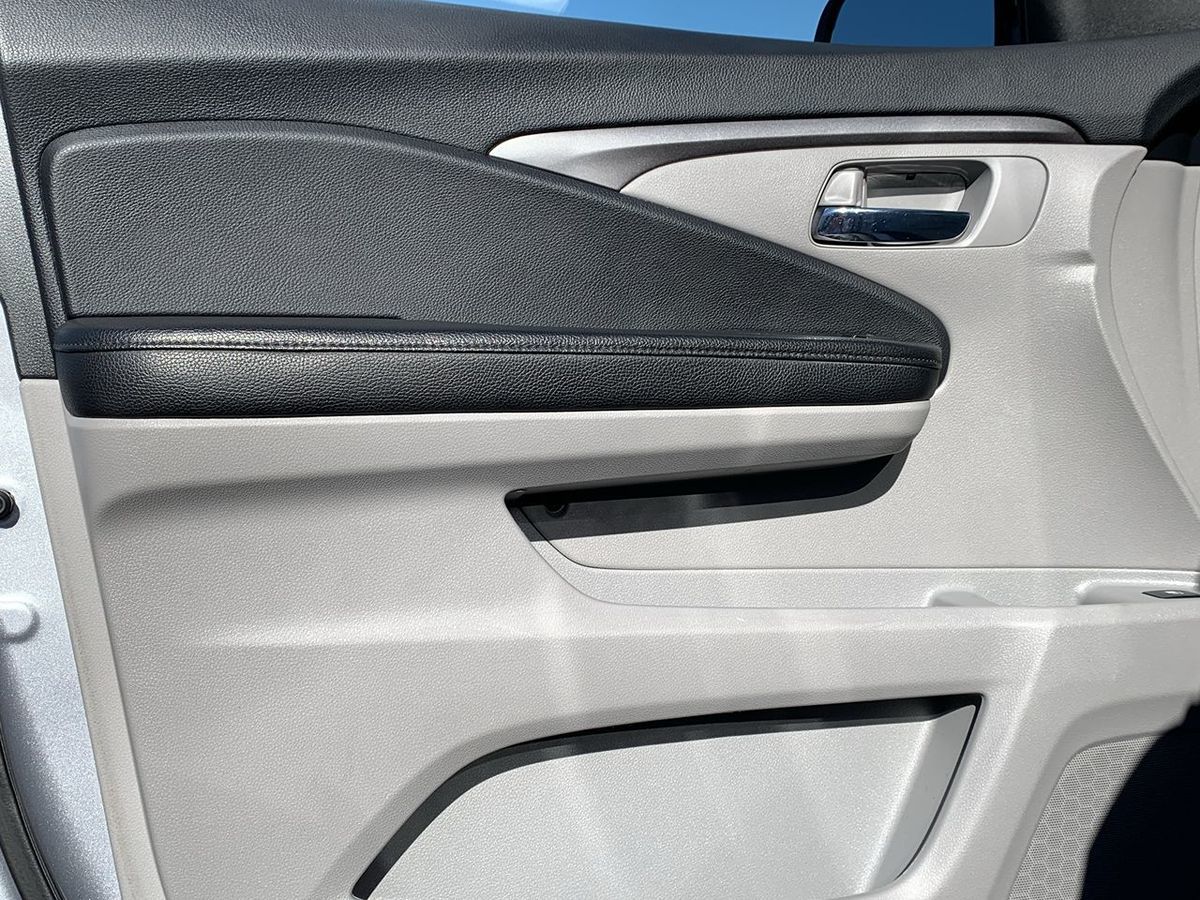 2019 Honda Pilot LX - Photo 13